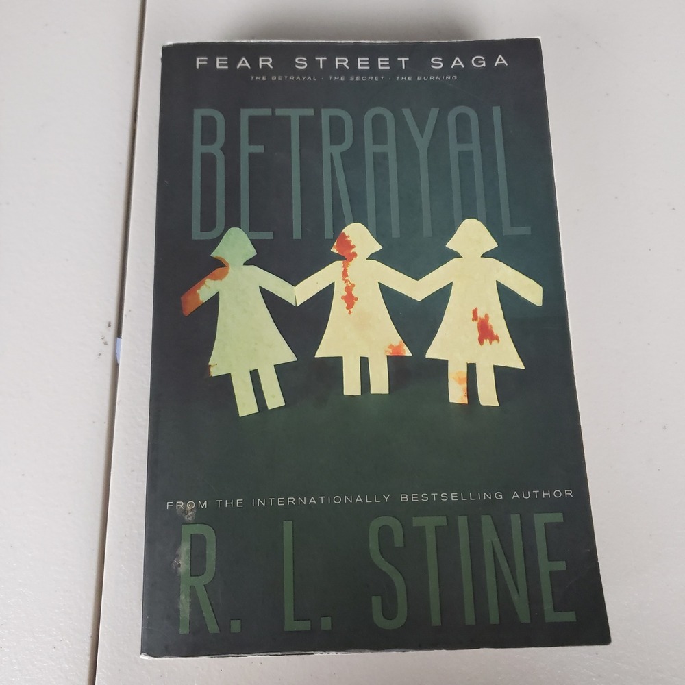Fear Street Saga R.L. Stine Betrayal The Secret The Burning Paperback 2015